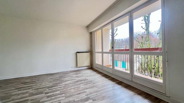 APPARTEMENT 4 PIÈCES À ÉVRY, 89 M² AVEC BALCONS, BOX ET CAVE