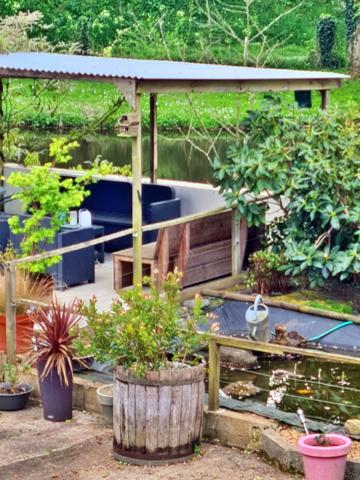 Longère 6 pièces 140 M2 à ROMAGNE avec dépendances et terrain