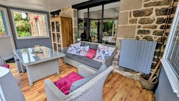 Longère 6 pièces 140 M2 à ROMAGNE avec dépendances et terrain