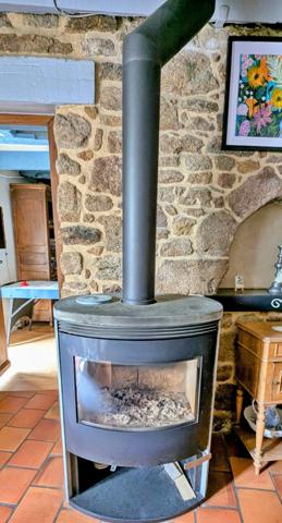 Longère 6 pièces 140 M2 à ROMAGNE avec dépendances et terrain