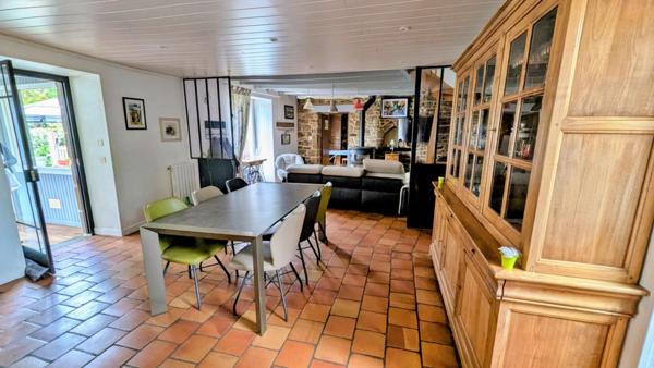 Longère 6 pièces 140 M2 à ROMAGNE avec dépendances et terrain