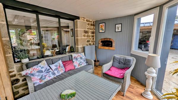 Longère 6 pièces 140 M2 à ROMAGNE avec dépendances et terrain