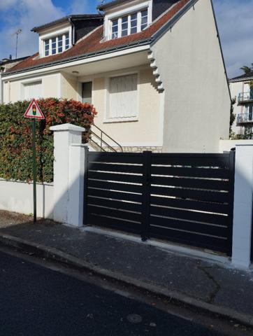 MAISON St Cyr