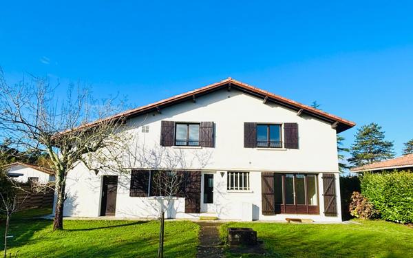 Maison à vendre    7 pièces •  Angresse