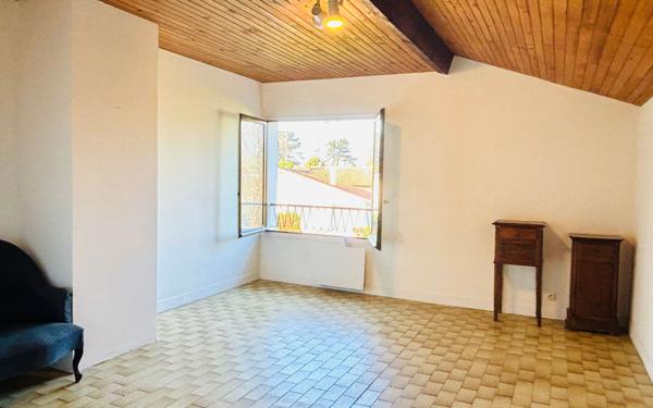 Maison à vendre    7 pièces •  Angresse