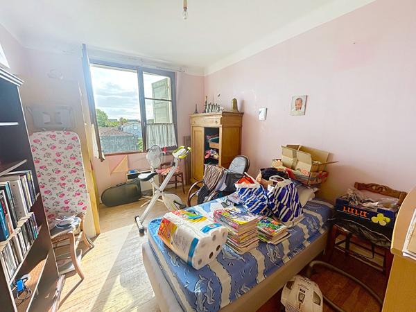 OPPORTUNITÉ RARE : MAISON + 2 GARAGES SUR 1210 M² /SECTEUR PRISE PAMIERS