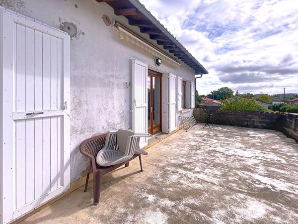 OPPORTUNITÉ RARE : MAISON + 2 GARAGES SUR 1210 M² /SECTEUR PRISE PAMIERS