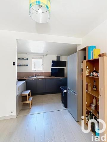 House for sale 4 rooms 79 m² Évry