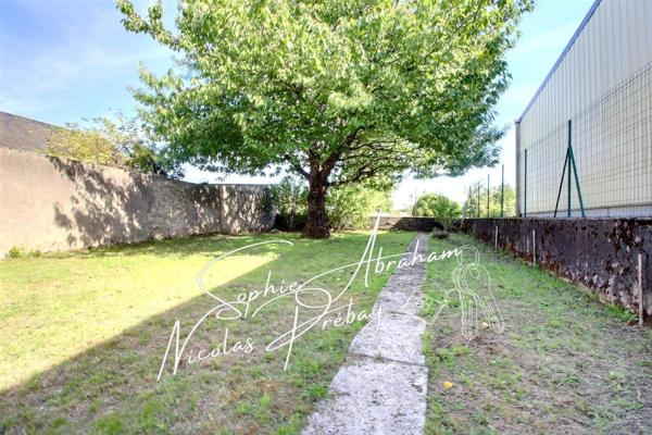 Maison rurale avec terrain et dépendance