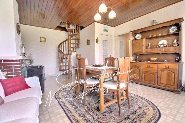 Maison rurale avec terrain et dépendance