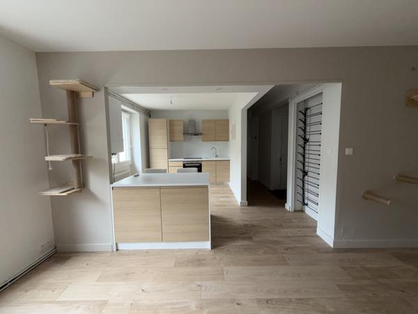 Appartement 2 pièce(s) 1 chambre(s) 65.7 m²