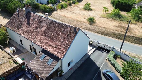 Longère rénovée – 115 m² – Terrain clos de 2 283 m² – Thizay (36100)