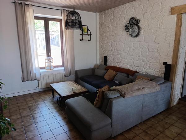 Longère rénovée – 115 m² – Terrain clos de 2 283 m² – Thizay (36100)