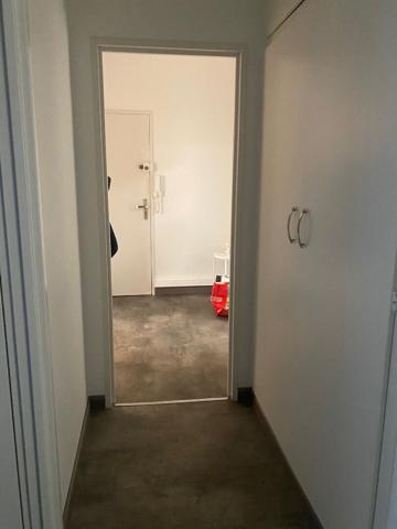 À louer : Charmant appartement 2 pièces à Mulhouse, dernier étage avec ascenseur !