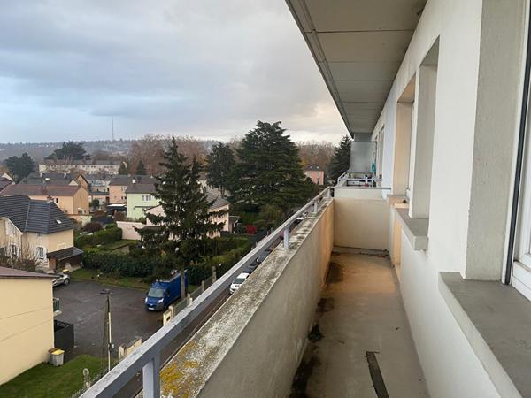 À louer : Charmant appartement 2 pièces à Mulhouse, dernier étage avec ascenseur !