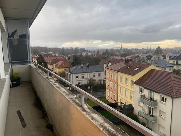 À louer : Charmant appartement 2 pièces à Mulhouse, dernier étage avec ascenseur !
