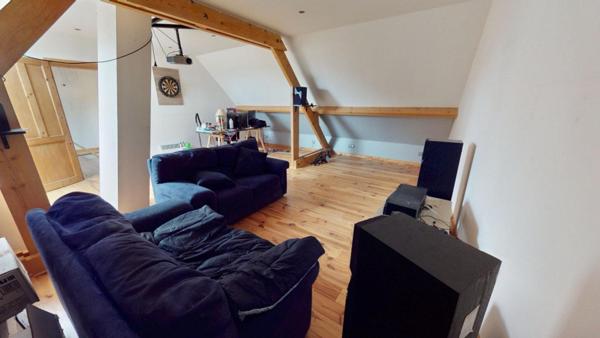 BÂTISSE ATYPIQUE 190 M2 PRIX 280 000