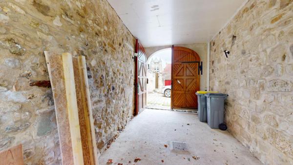 BÂTISSE ATYPIQUE 190 M2 PRIX 280 000