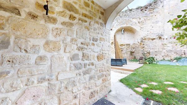 BÂTISSE ATYPIQUE 190 M2 PRIX 280 000