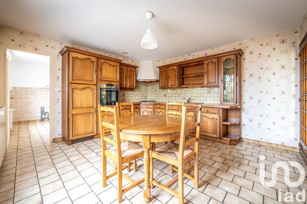 Maison 5 pièces de 160 m² à Aiffres (79230)