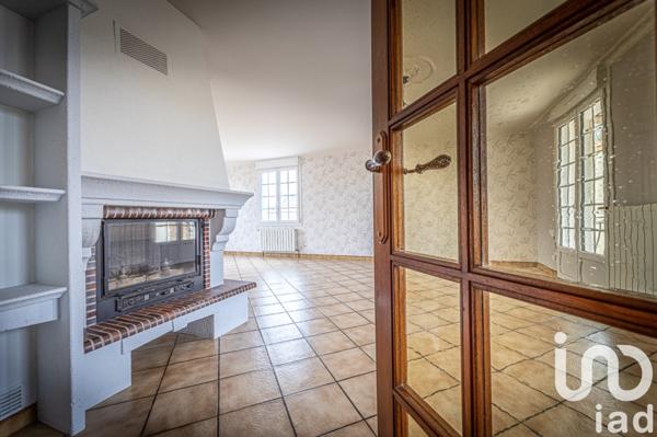 Maison 5 pièces de 160 m² à Aiffres (79230)