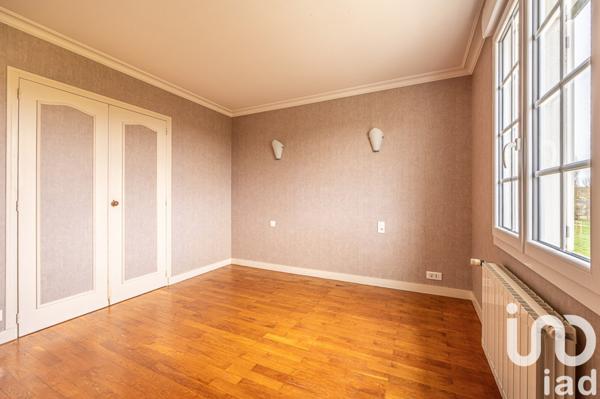 Maison 5 pièces de 160 m² à Aiffres (79230)