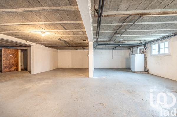 Maison 5 pièces de 160 m² à Aiffres (79230)