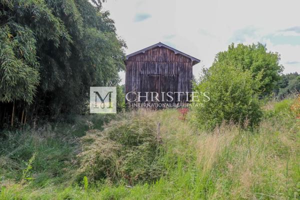 Un magnifique MANOR HOUSE et ses dépendances dans un domaine de 10 hectares de prés et de bois, près de CASTELJALOUX.