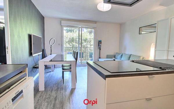 Appartement à vendre    2 pièces • 45,36 m2 Marseille 10