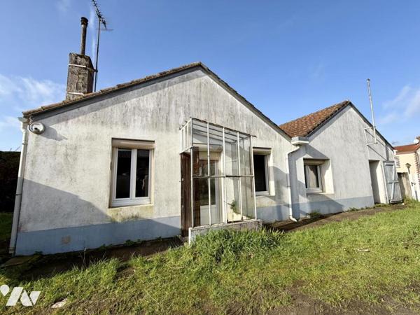 CHAUMES EN RETZ A RENOVER