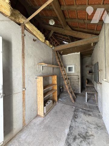 CHAUMES EN RETZ A RENOVER