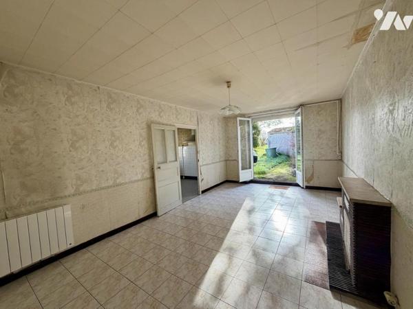 CHAUMES EN RETZ A RENOVER