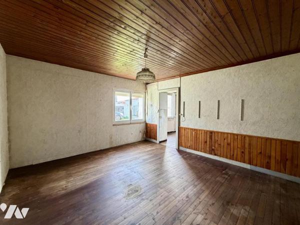 CHAUMES EN RETZ A RENOVER