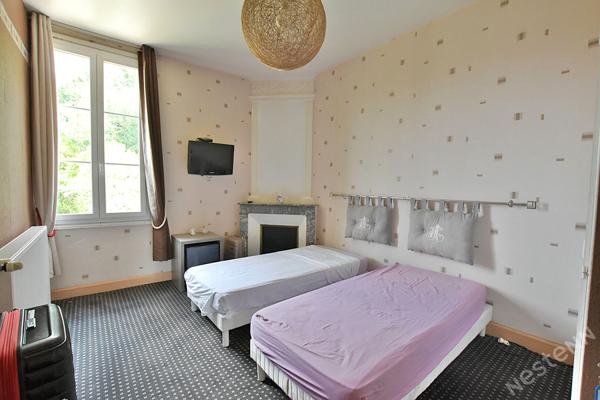 A vendre - Propriété de caractère avec maison de maître de 1892, seconde habitation indépendante et parc arboré de plus de 2 500 m²