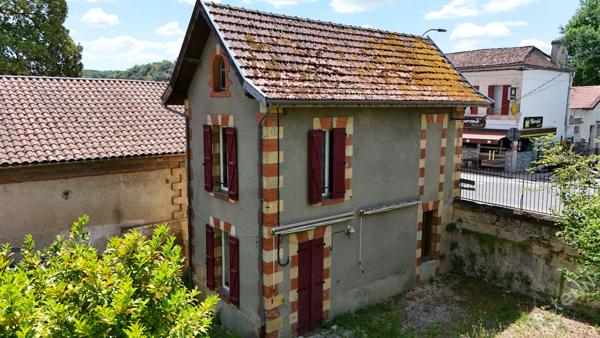 A vendre - Propriété de caractère avec maison de maître de 1892, seconde habitation indépendante et parc arboré de plus de 2 500 m²