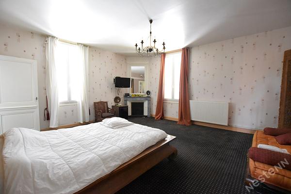 A vendre - Propriété de caractère avec maison de maître de 1892, seconde habitation indépendante et parc arboré de plus de 2 500 m²