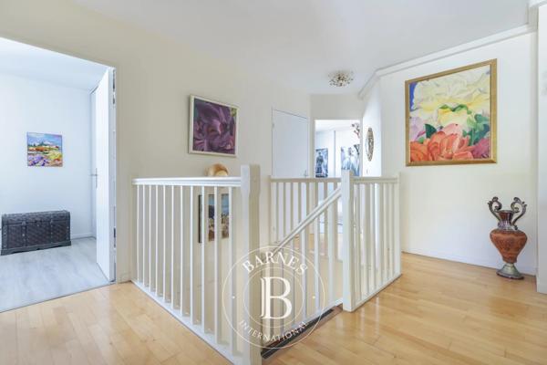 Courbevoie, Appartement 4 Chambres -  165 m² à vendre