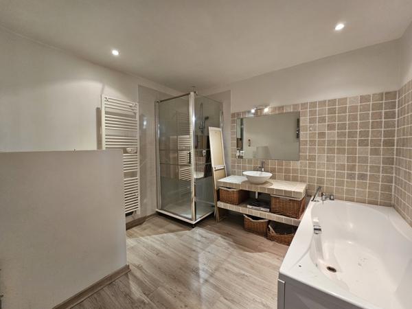 Apt (84400) Apt, Luberon bel Immeuble de rapport en centre ville