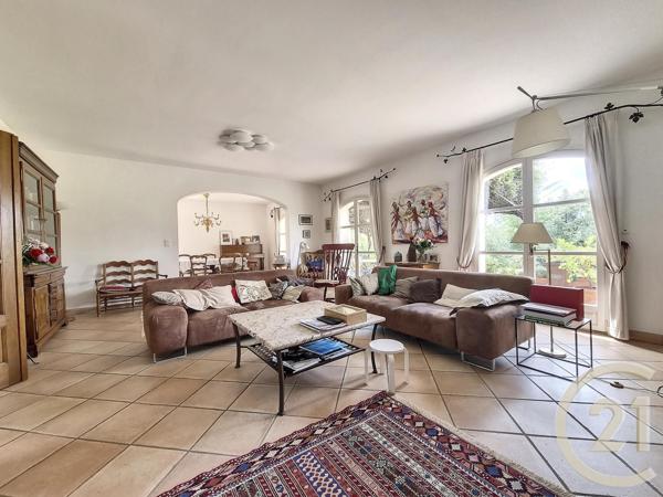 Maison à vendre  8 pièces - 215 m2 DRAGUIGNAN - 83