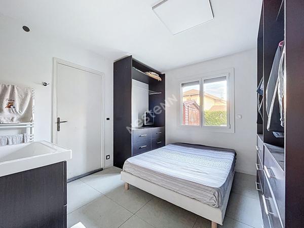 Maison individuelle de 120.91 m², avec terrain plat de 937 m², située en plein coeur du village prisé d'Epagny-Metz-Tessy