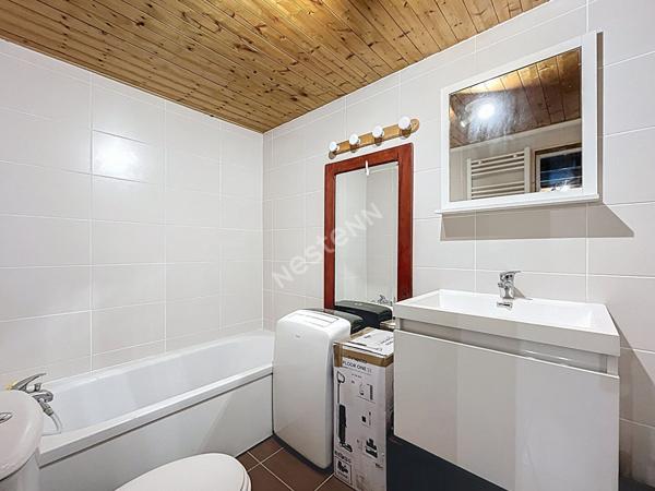 Maison individuelle de 120.91 m², avec terrain plat de 937 m², située en plein coeur du village prisé d'Epagny-Metz-Tessy