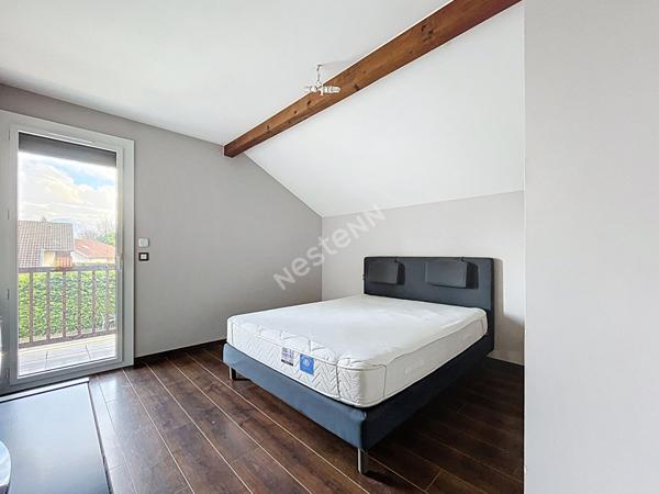 Maison individuelle de 120.91 m², avec terrain plat de 937 m², située en plein coeur du village prisé d'Epagny-Metz-Tessy