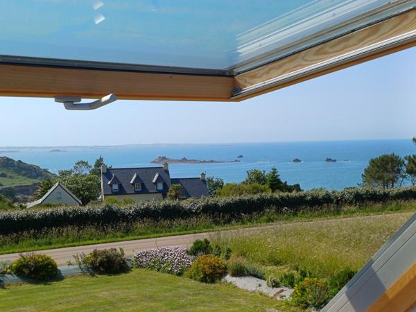 Plougasnou (29630) Plougasnou Le Diben, maison 2 chambres, belle vue mer sur 1400 m2 de terrain.