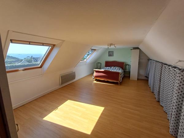 Plougasnou (29630) Plougasnou Le Diben, maison 2 chambres, belle vue mer sur 1400 m2 de terrain.