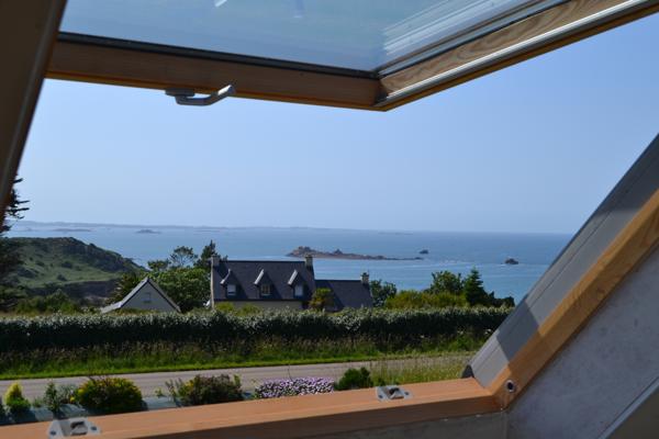 Plougasnou (29630) Plougasnou Le Diben, maison 2 chambres, belle vue mer sur 1400 m2 de terrain.