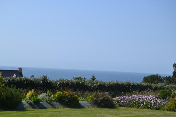 Plougasnou (29630) Plougasnou Le Diben, maison 2 chambres, belle vue mer sur 1400 m2 de terrain.