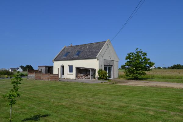 Plougasnou (29630) Plougasnou Le Diben, maison 2 chambres, belle vue mer sur 1400 m2 de terrain.