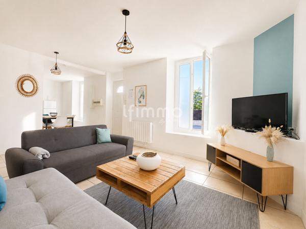 Appartement rez de chaussée 67m² 2 places de parking jardin 248m²