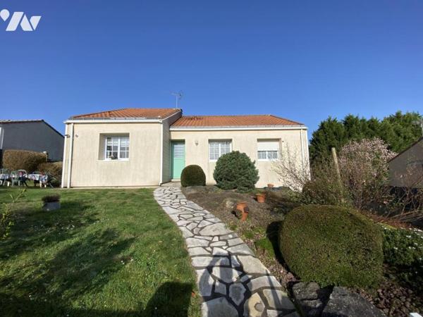 Maison d'habitation sur sous-sol - LA VARENNE