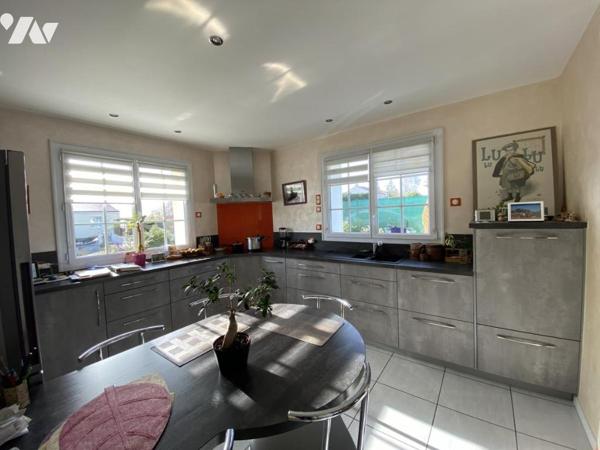 Maison d'habitation sur sous-sol - LA VARENNE